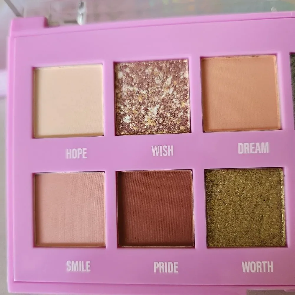 Formula Z Pretty Magic Eyeshadow Palette 12 Shades Mattes To Sparkling Metallics